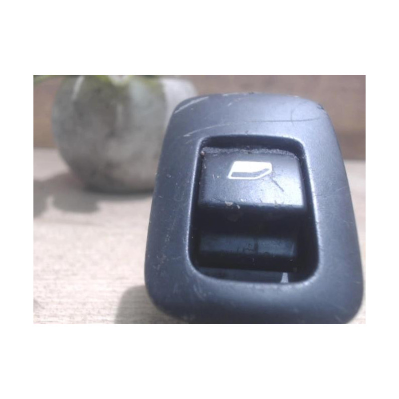 Interrupteur de leve vitre arriere droit CITROEN C4 PICASSO 1 d’occasion