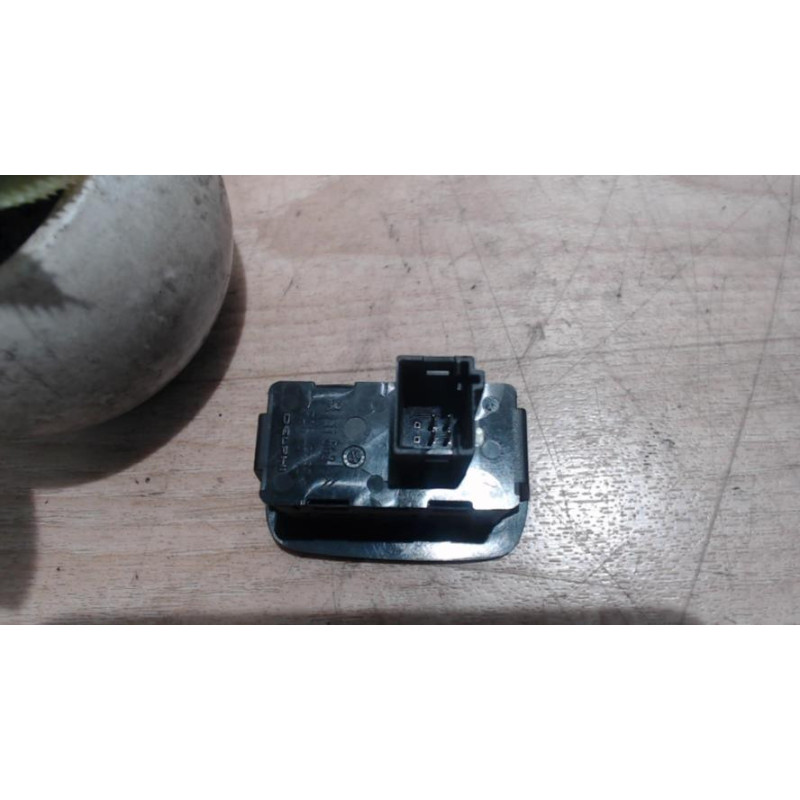 Interrupteur de leve vitre arriere droit CITROEN C4 GRAND PICASSO 1 d’occasion