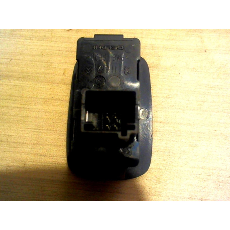 Interrupteur de leve vitre arriere droit CITROEN C4 PICASSO 1 d’occasion