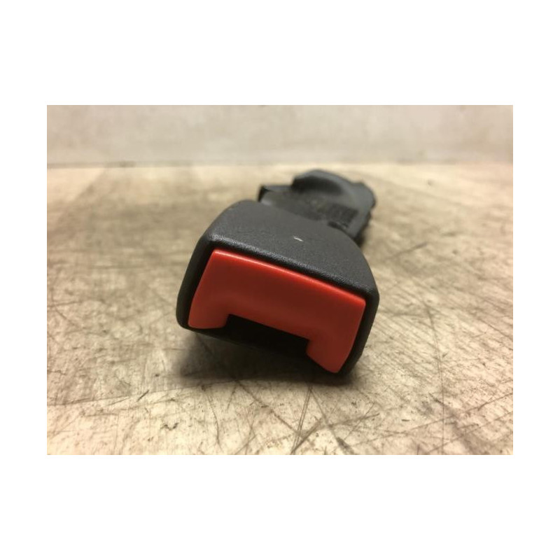 Attache ceinture arriere gauche FIAT 500 2 PHASE 1 d’occasion