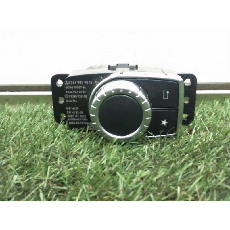 Commande autoradio MERCEDES CLASSE GLA (X156) d’occasion