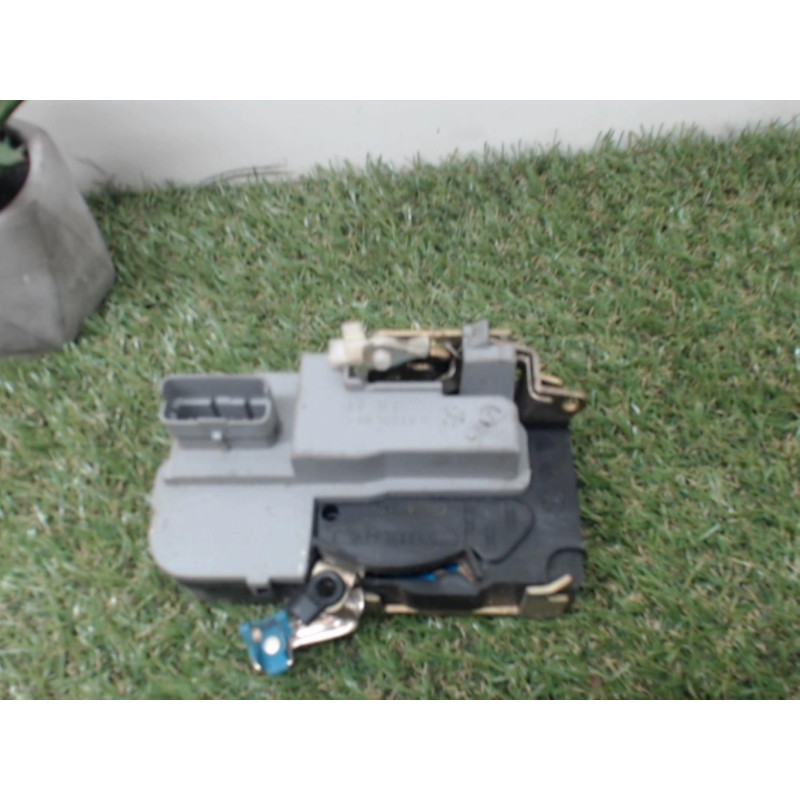 Serrure avant droit CITROEN BERLINGO 1 PHASE 2 d’occasion