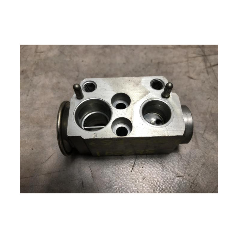 Detendeur de clim BMW SERIE 1 E87 PHASE 2 d’occasion