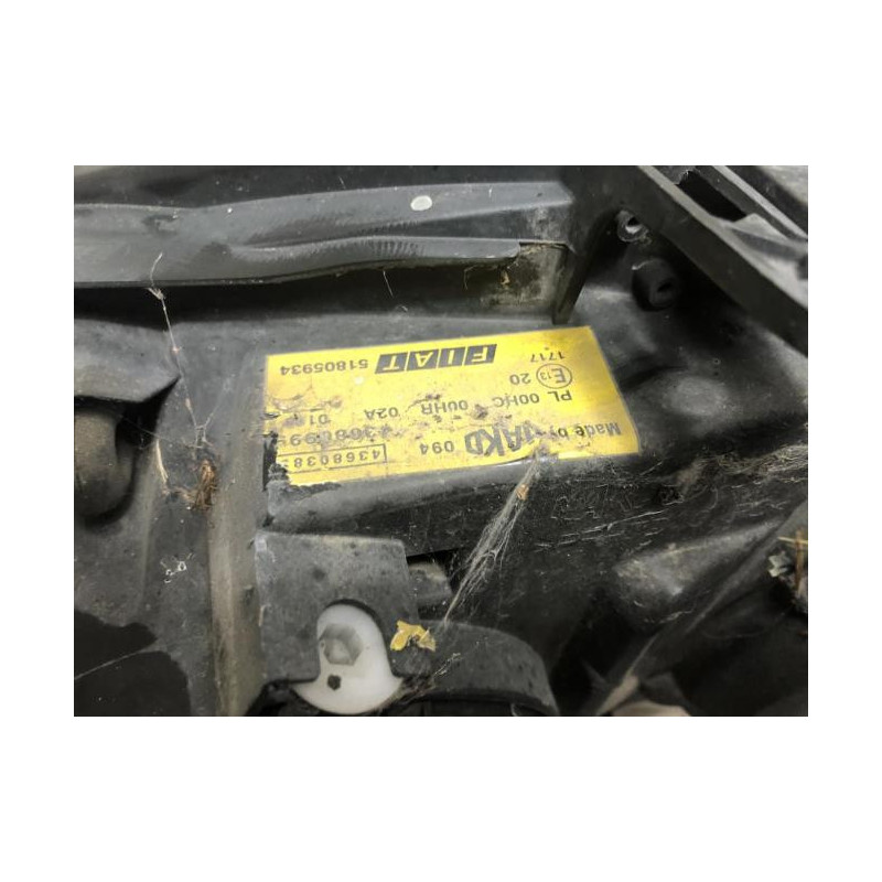 Optique avant principal droit (feux)(phare) FIAT  d’occasion