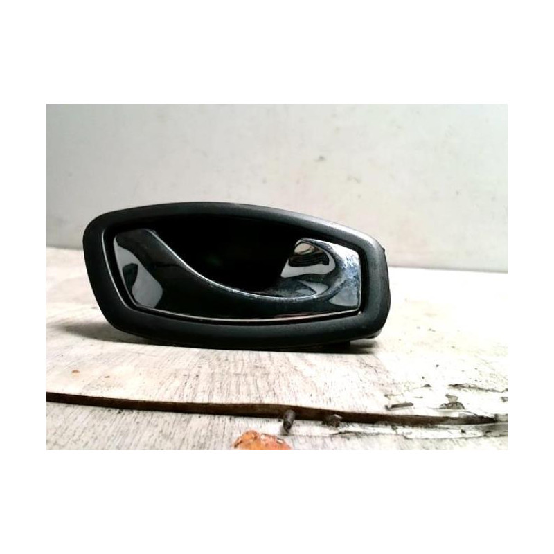 Poignee interieur avant droit RENAULT CAPTUR 1 PHASE 1 d’occasion