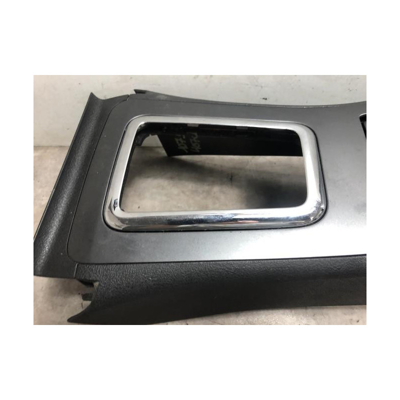 Console central (interieur plastique) PEUGEOT 407 COUPE d’occasion