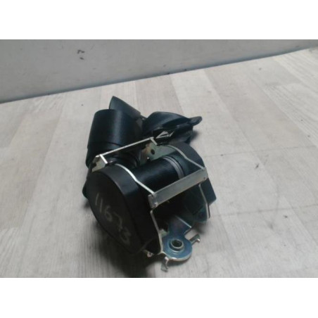 Ceinture arriere centre troisieme ligne DACIA SANDERO 1 d’occasion
