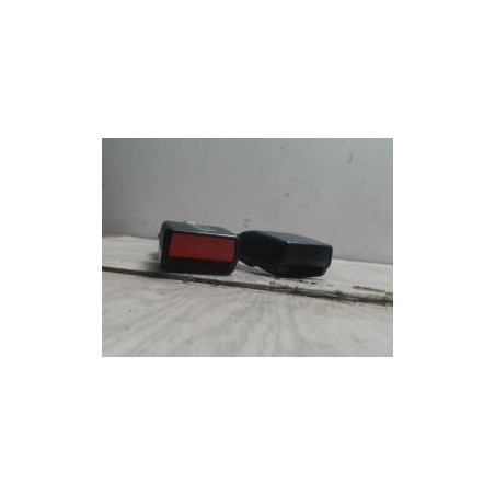 Attache ceinture arriere gauche DACIA SANDERO 1 d’occasion