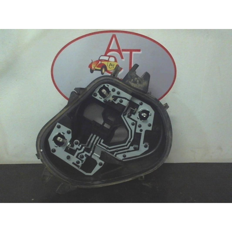Platine feu arriere gauche PEUGEOT 208 d’occasion