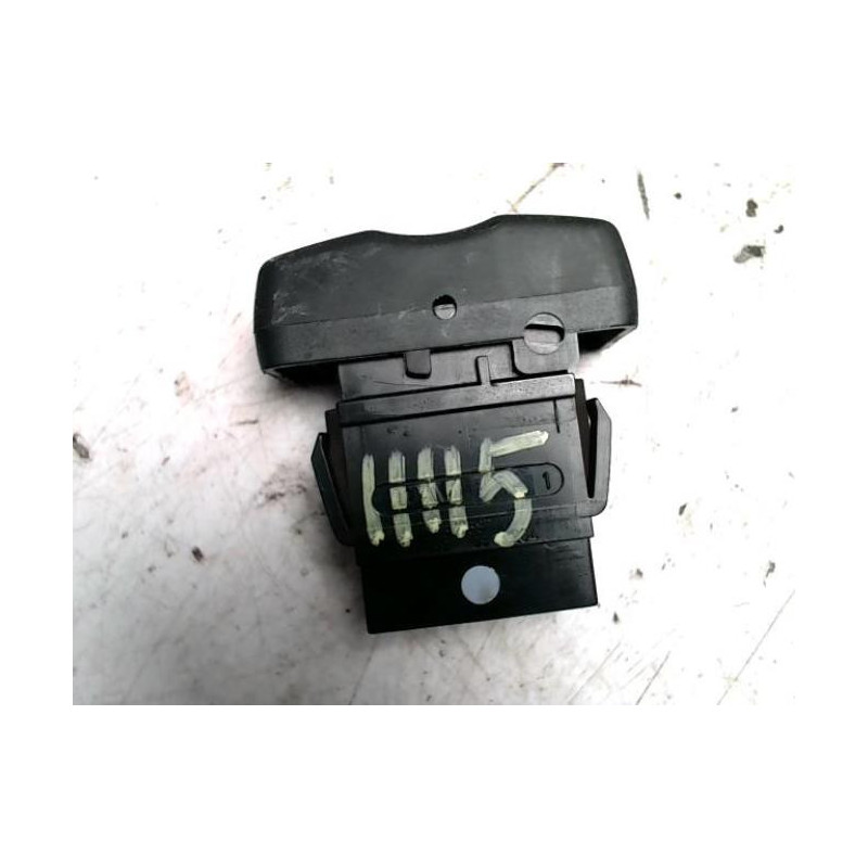 Commande degivrage lunette arriere DACIA LOGAN MCV 1 PHASE 1 BREAK d’occasion