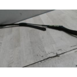 Bras essuie glace avant droit DACIA SANDERO 1 d’occasion