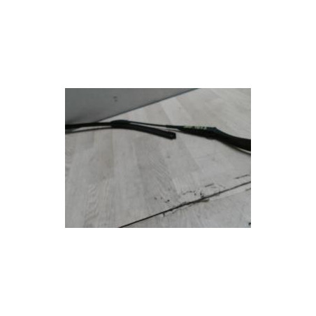 Bras essuie glace avant droit DACIA SANDERO 1 d’occasion