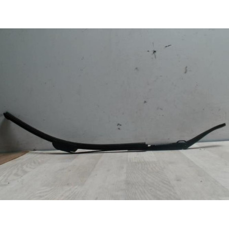 Bras essuie glace avant droit DACIA SANDERO 1 d’occasion