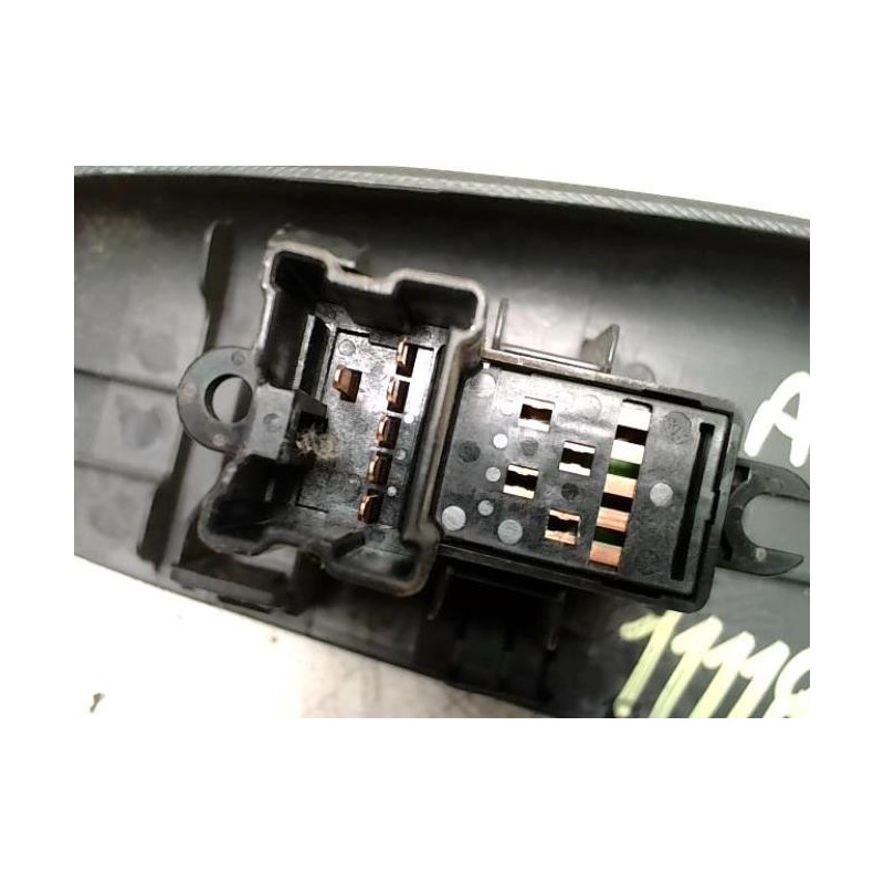 Interrupteur de leve vitre avant droit NISSAN NOTE 1 PHASE 1 d’occasion