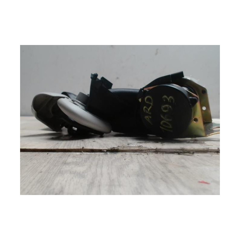 Ceinture arriere droit VOLKSWAGEN GOLF 4 d’occasion