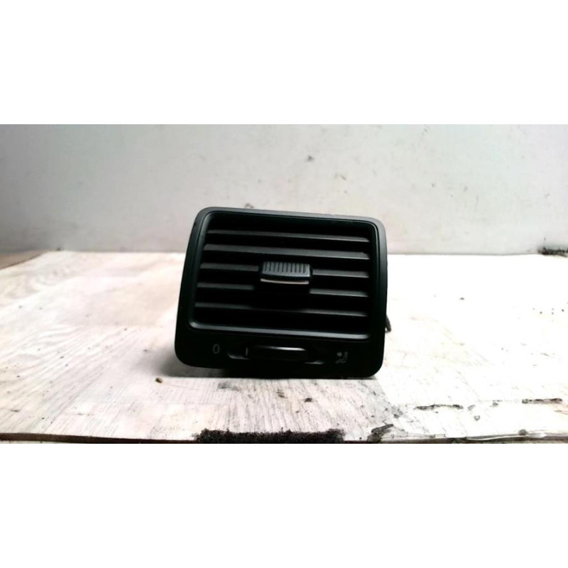 Aerateur tableau de bord avant droit VOLKSWAGEN GOLF 5 d’occasion