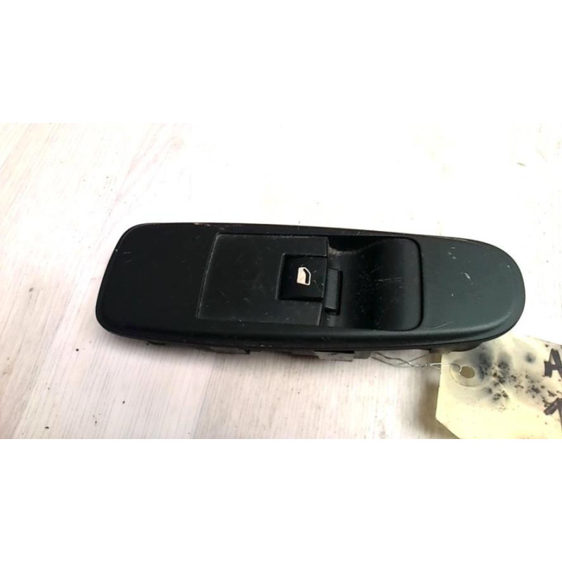 Interrupteur de leve vitre avant droit CITROEN C4 GRAND PICASSO 1 d’occasion