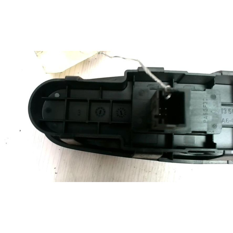 Interrupteur de leve vitre avant droit CITROEN C4 GRAND PICASSO 1 d’occasion