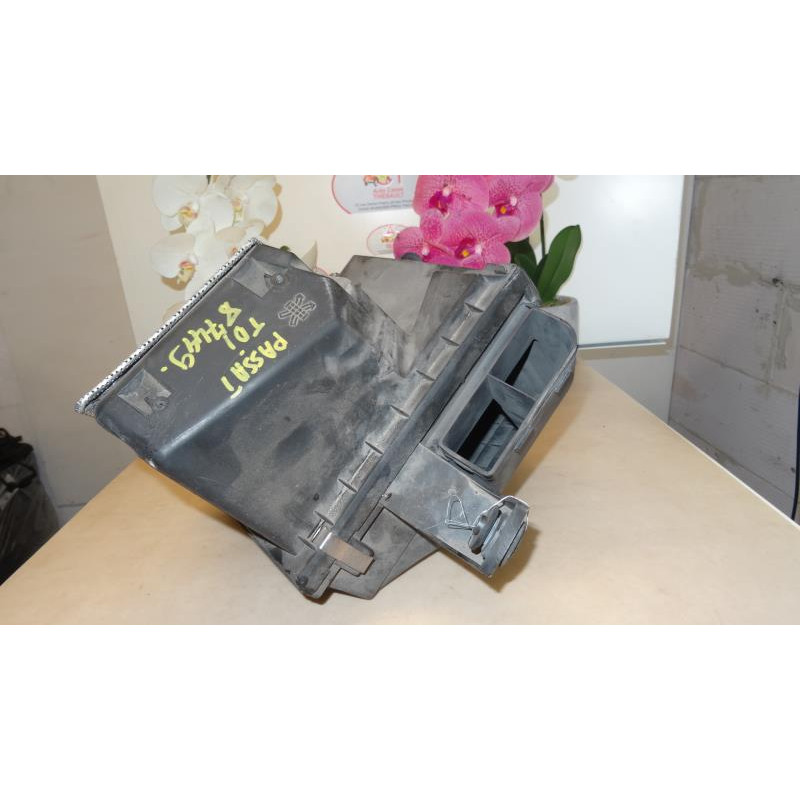 Boitier filtre a air VOLKSWAGEN PASSAT V (3B2) d’occasion