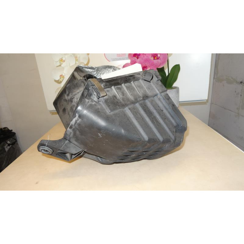 Boitier filtre a air VOLKSWAGEN PASSAT V (3B2) d’occasion