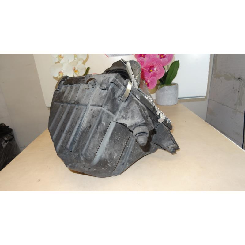 Boitier filtre a air VOLKSWAGEN PASSAT V (3B2) d’occasion