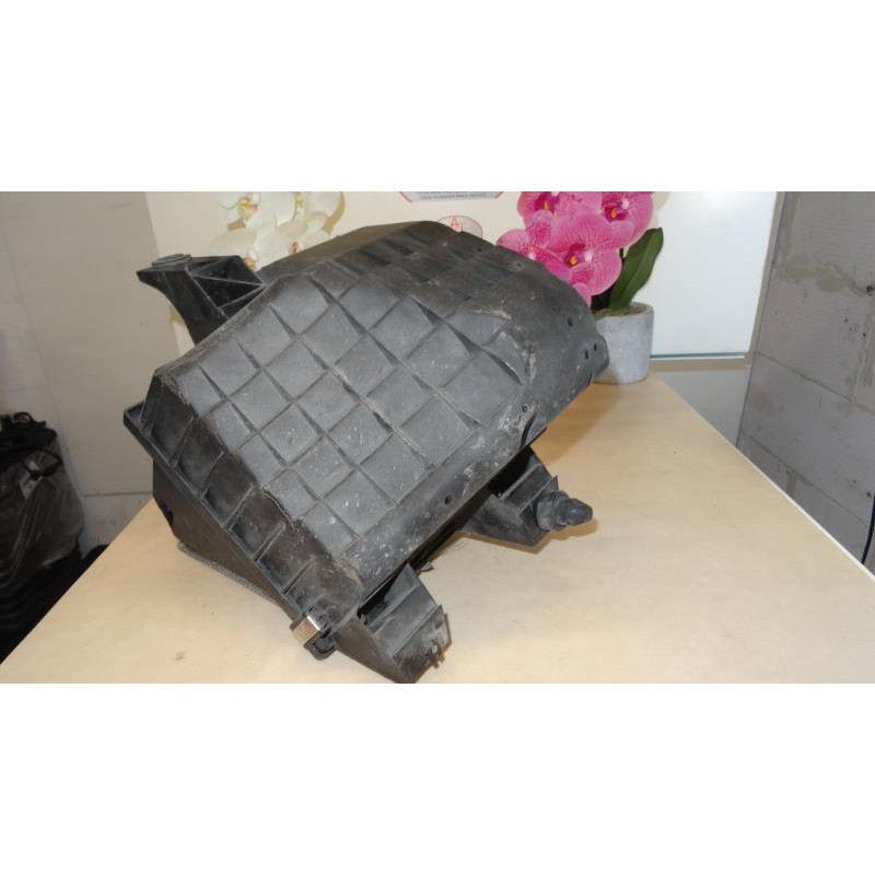 Boitier filtre a air VOLKSWAGEN PASSAT V (3B2) d’occasion