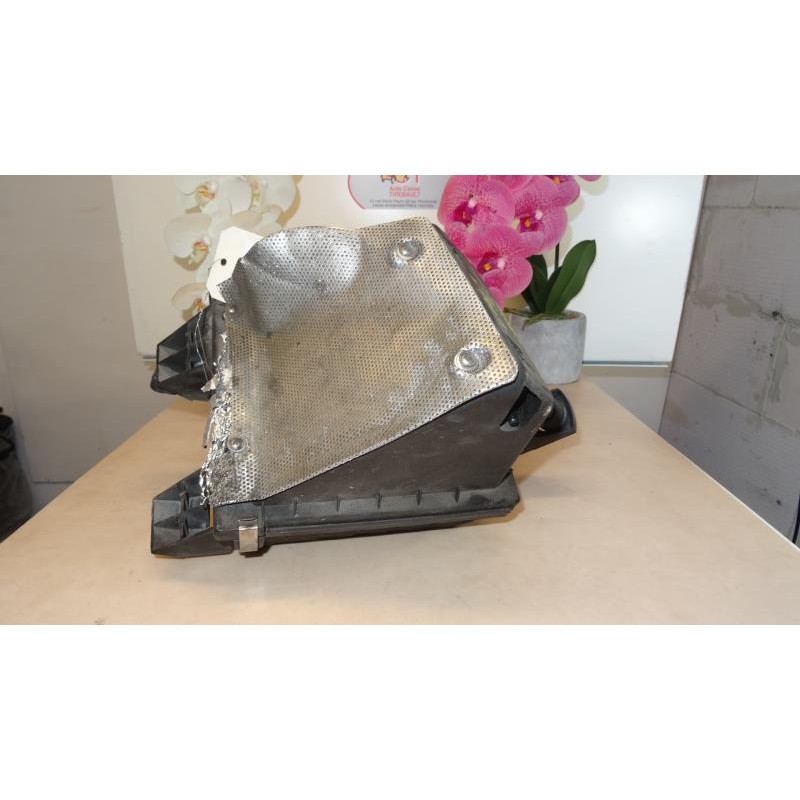 Boitier filtre a air VOLKSWAGEN PASSAT V (3B2) d’occasion