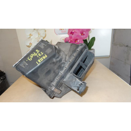 Boitier filtre a air VOLKSWAGEN PASSAT V (3B2) d’occasion