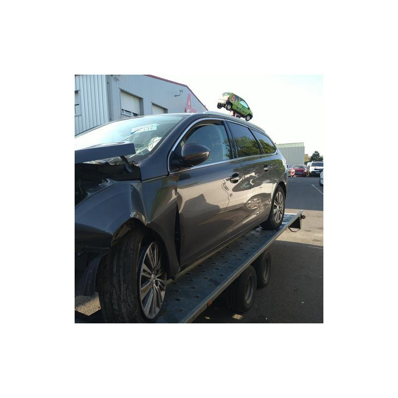 Vitre arriere droit PEUGEOT 308 2 SW PHASE 2 BREAK d’occasion