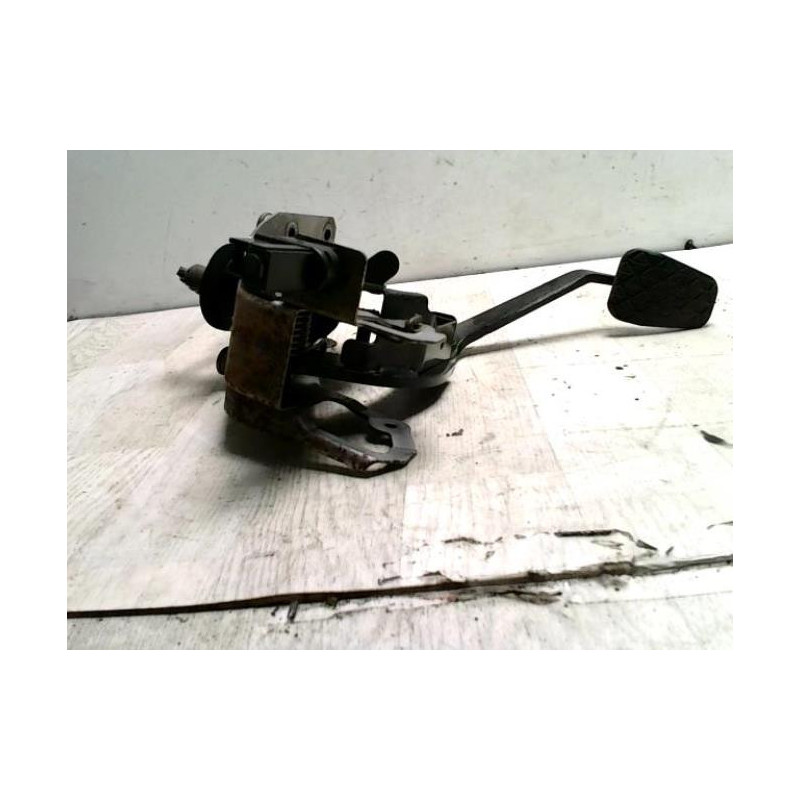 Pedalier d'embrayage FORD FIESTA 6 PHASE 1 d’occasion