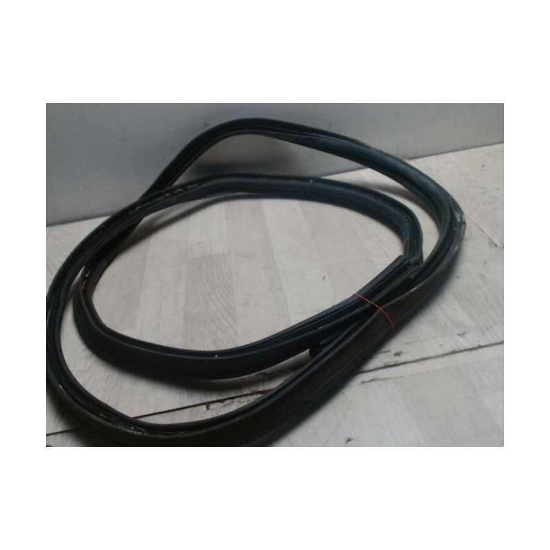 Joint de coffre DACIA SANDERO 1 d’occasion