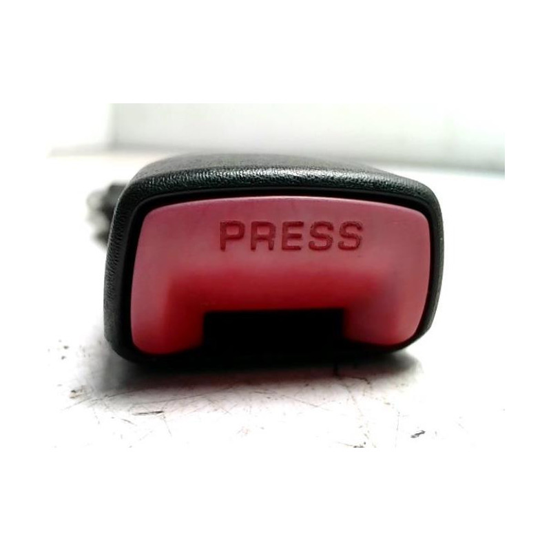 Attache ceinture arriere gauche PEUGEOT 107 PHASE 2 d’occasion