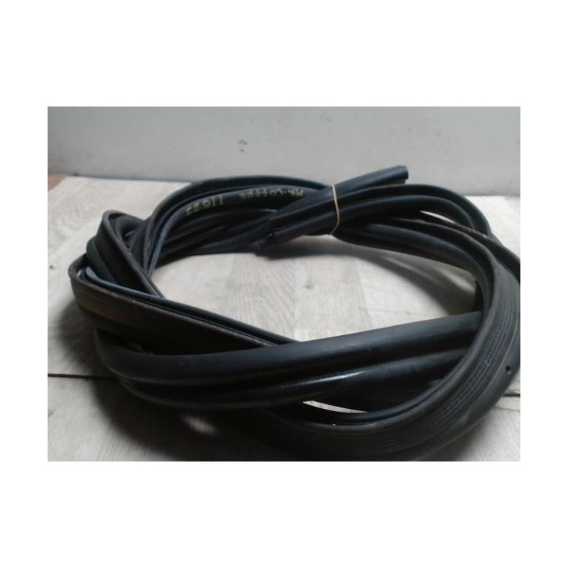 Joint de coffre DACIA SANDERO 1 d’occasion