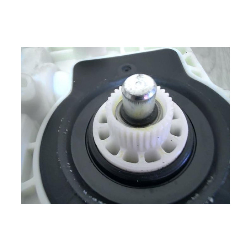 Moteur leve vitre arriere droit VOLKSWAGEN GOLF 4 d’occasion