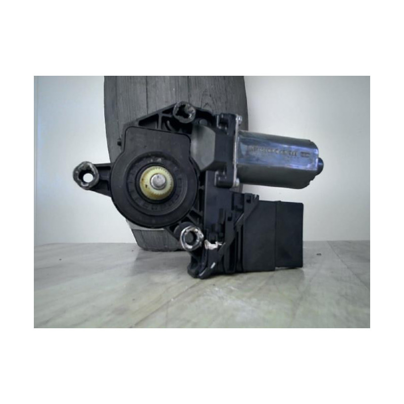 Moteur leve vitre arriere droit VOLKSWAGEN GOLF PLUS PHASE 1 d’occasion