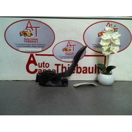 Pedalier d'accelerateur FORD FIESTA VI d’occasion