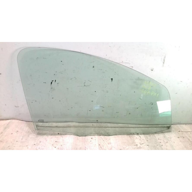 Vitre avant droit PEUGEOT 107 PHASE 2 d’occasion