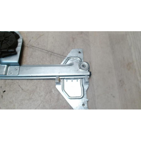 Leve vitre electrique avant droit PEUGEOT PARTNER 2 PHASE 1 d’occasion
