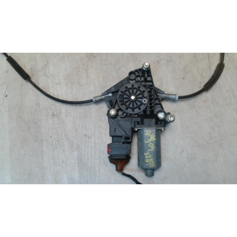 Leve vitre electrique avant gauche PEUGEOT 406 PHASE 1 d’occasion