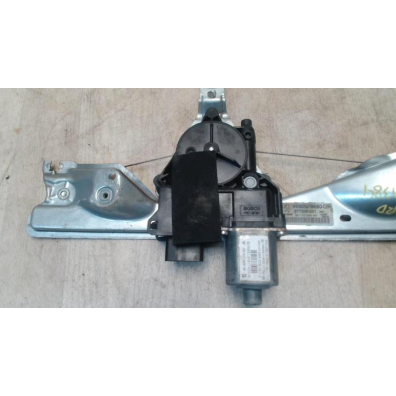 Leve vitre electrique arriere droit PEUGEOT 308 1 SW PHASE 1 BREAK d’occasion