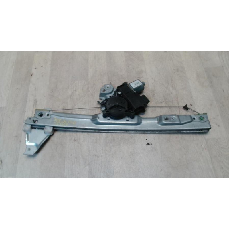 Leve vitre electrique avant gauche PEUGEOT 308 1 SW PHASE 1 BREAK d’occasion