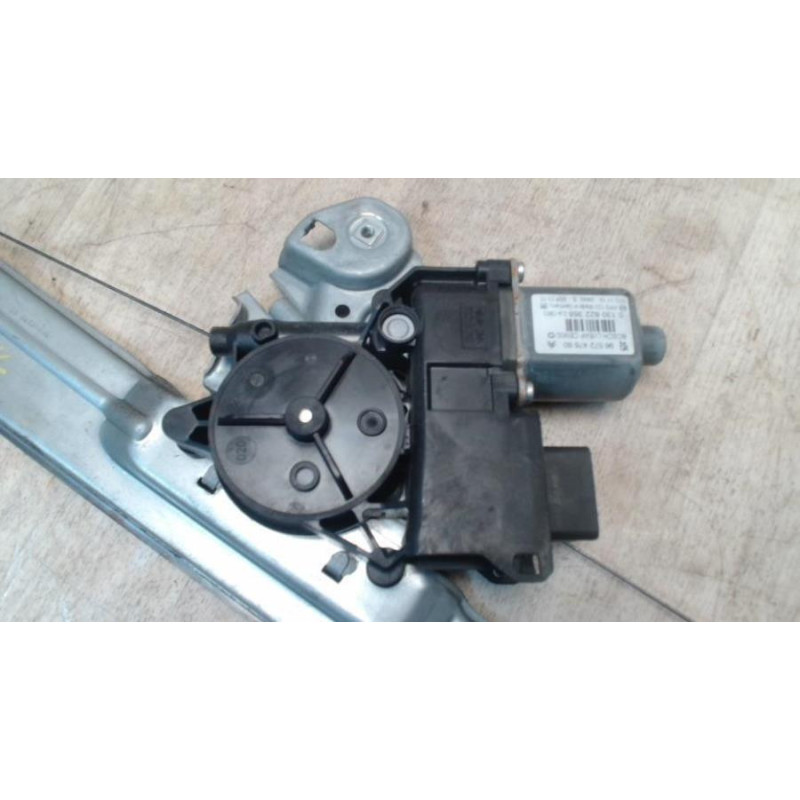 Leve vitre electrique avant gauche PEUGEOT 308 1 SW PHASE 1 BREAK d’occasion