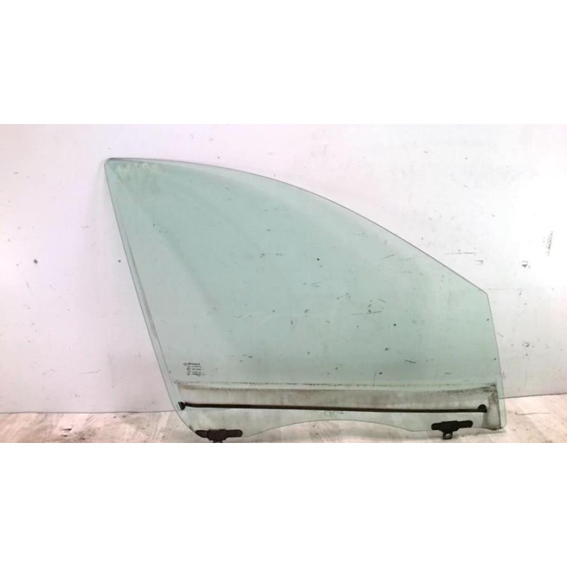 Vitre avant droit RENAULT GRAND SCENIC 3 PHASE 1 d’occasion