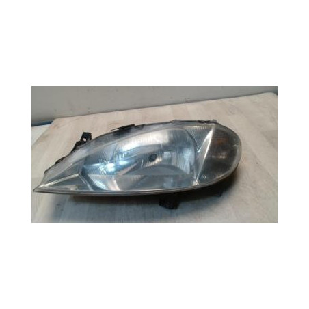 Optique avant principal gauche (feux)(phare) RENAULT MEGANE 1 BREAK d’occasion