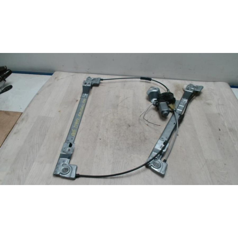 Leve vitre electrique avant gauche RENAULT KANGOO 2 PHASE 1 d’occasion