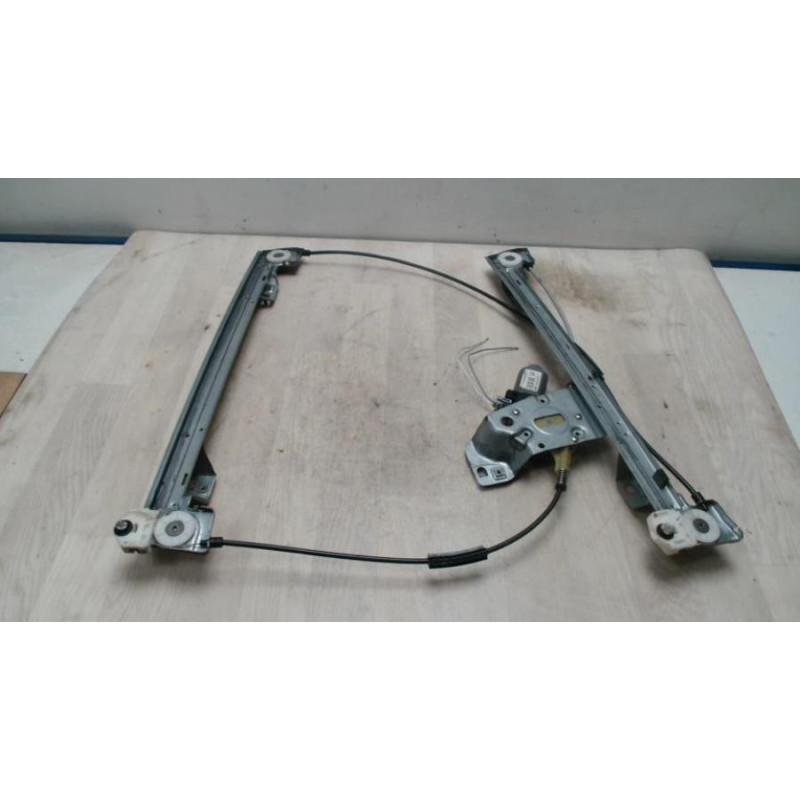 Leve vitre electrique avant gauche RENAULT KANGOO 2 PHASE 1 d’occasion