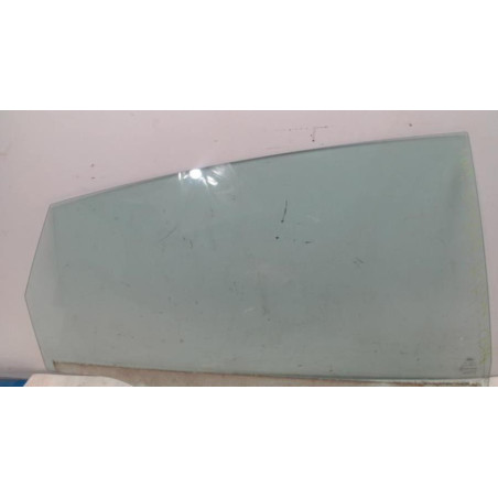 Vitre arriere droit FORD FIESTA 6 PHASE 1 d’occasion