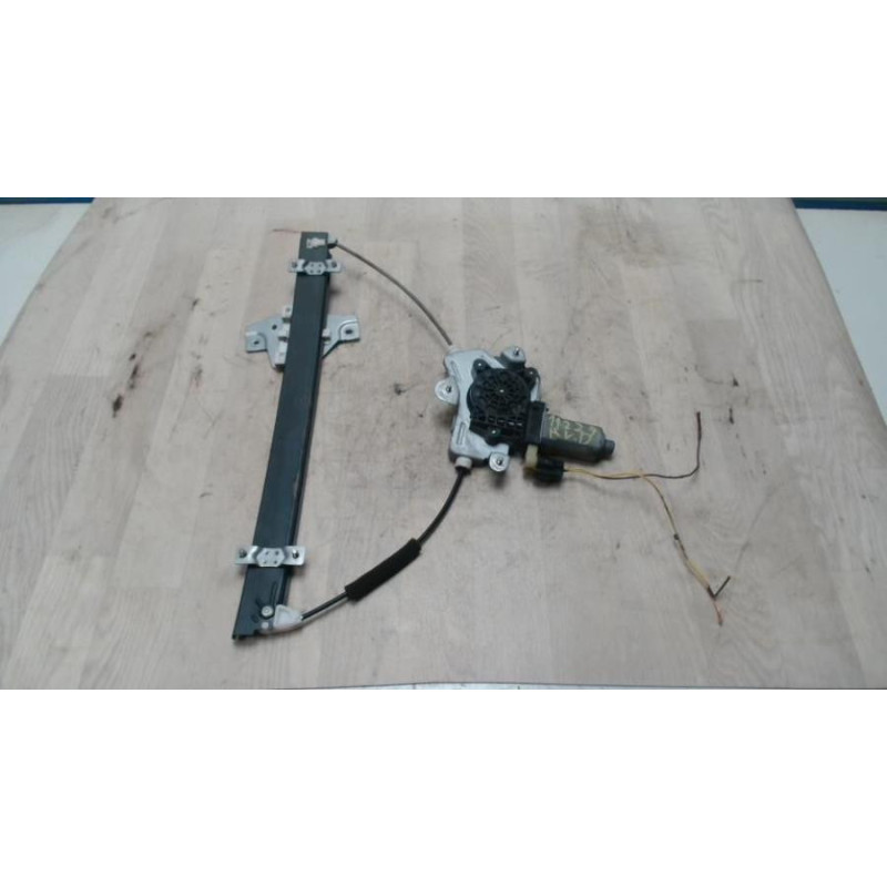 Leve vitre electrique avant droit KIA PICANTO 1 PHASE 1 d’occasion