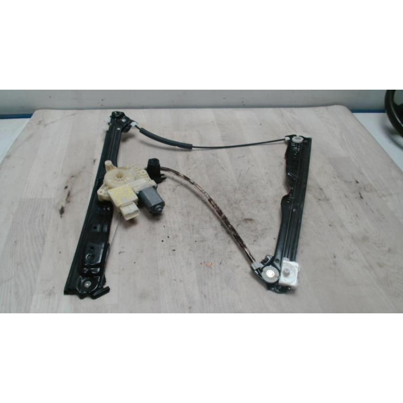 Leve vitre electrique avant droit PEUGEOT 308 2 PHASE 1 d’occasion