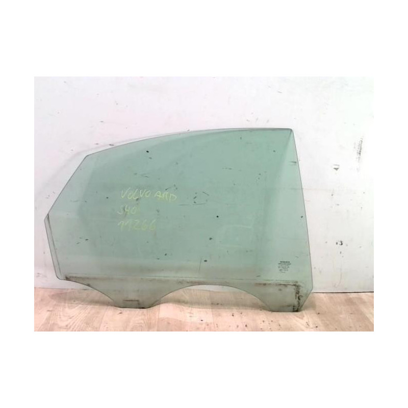 Vitre arriere droit VOLVO S 40 2 PHASE 1 d’occasion